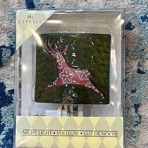 NWT BEAUTIFUL  ARTSY RED REINDEER  NIGHTLIGHT!